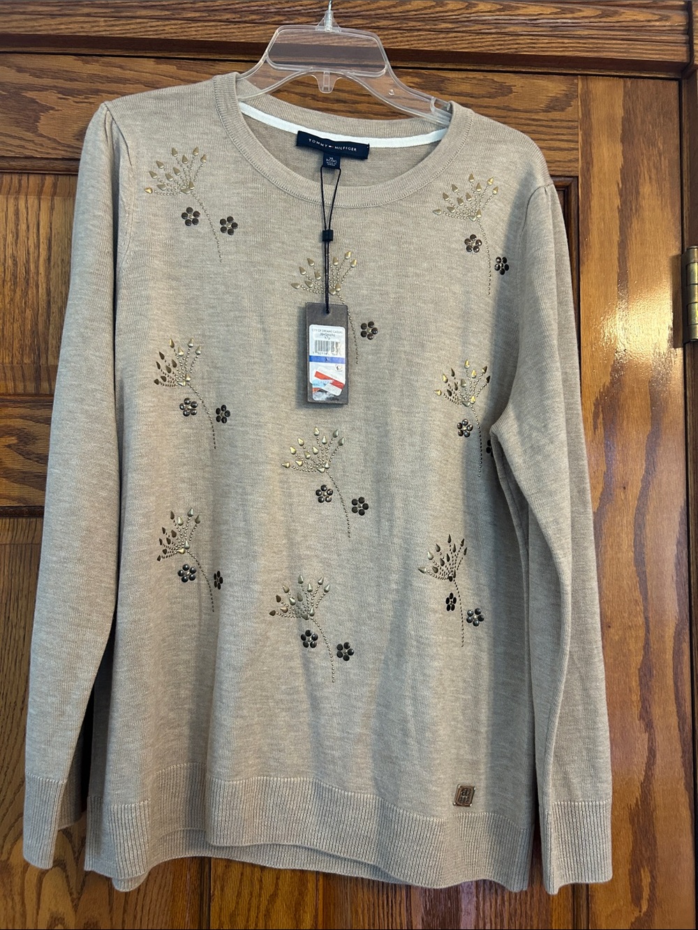 NWT Tommy Hilfiger Embellished Beige Women's Sweater Top Size XL.